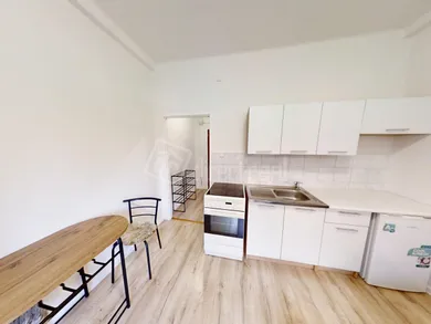 Na predaj 1-izbový byt, 18 m², Lučenec, Erenburgova