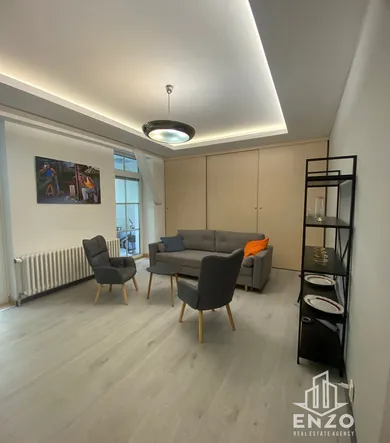 Na prenájom 2-izbový byt, 63 m², Bratislava-Staré Mesto