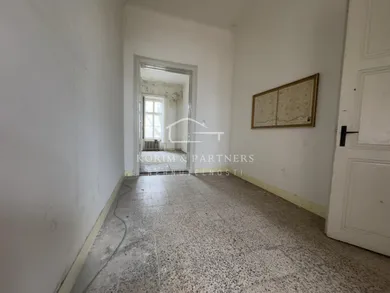 Na predaj objekt, 160 m², Komárno