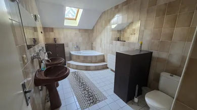 Na predaj 5-izbový byt, 360 m², Matúškovo