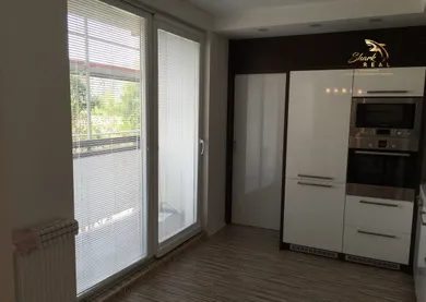 Na predaj 3-izbový byt, 72 m², Trnava, Ulica Tehelná