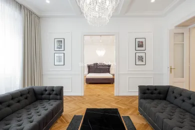 Na predaj 3-izbový byt, 117 m², Bratislava-Staré Mesto, Laurinská
