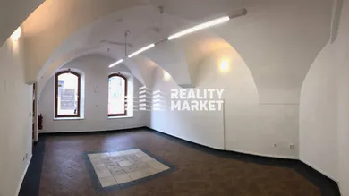 Na prenájom komerčné, 55 m², Banská Bystrica, Dolná 47