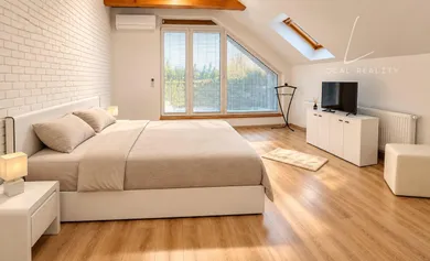 Byty na prenájom 4-izbový, Bratislava-Staré Mesto · €1 800
