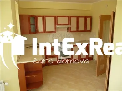 Na prenájom 5-izbový dom, 156 m², Galanta