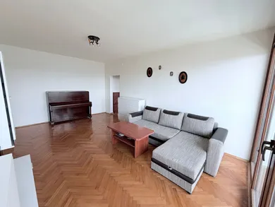 Na predaj 3-izbový byt, 70 m², Nitra, Štúrova