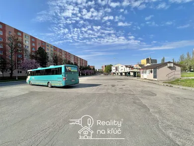 Na prenájom 2-izbový byt, 55 m², Nové Zámky, Podzámska
