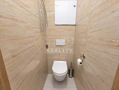 Na predaj 1-izbový byt, 35 m², Bratislava-Petržalka