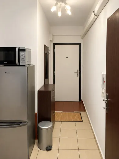 Na prenájom 2-izbový byt, 40 m², Bratislava-Ružinov, Miletičova