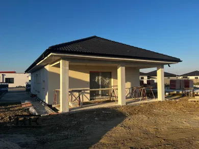 Domy na sprzedaż, 4-pokojowe, Topoľnica · €209 000