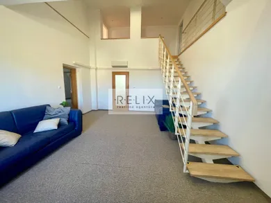 Na prenájom 4-izbový byt, 140 m², Bratislava-Staré Mesto, Červeňova