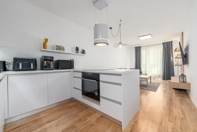 Na prenájom 2-izbový byt, 70 m², Bratislava-Ružinov, Jarabinková