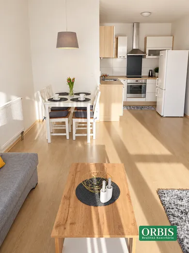 Na prenájom 2-izbový byt, 53 m², Pezinok, Silvánová
