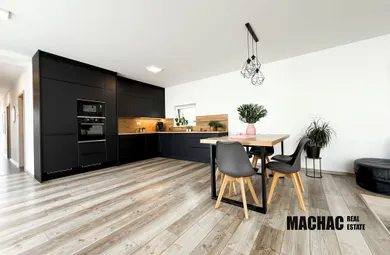 Na predaj 4-izbový dom, 180 m², Špačince, Jozefa Strečanského