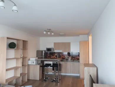 Na prenájom 3-izbový byt, 66 m², Bratislava-Petržalka, Bosákova