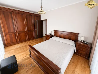 Na predaj 4-izbový byt, 109 m², Bratislava-Nové Mesto, Pod Vtáčnikom