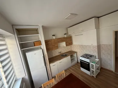 Na prenájom 1-izbový byt, 39 m², Zvolen, Námestie Slobody