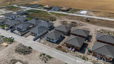 Будинки на продаж, 4-кімнатні, Dunajská Streda · €185 000