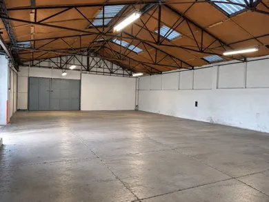 Lokale komercyjne na wynajem, Komárno · €650