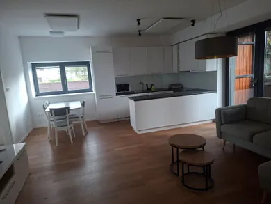 Na prenájom 3-izbový byt, 86 m², Dolný Kubín, Mierová