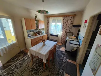 Na predaj dom, 120 m², Bešeňov