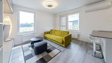 Na prenájom 2-izbový byt, 53 m², Bratislava-Lamač, Jána Langoša