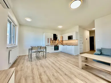 Na prenájom 2-izbový byt, 60 m², Šurany