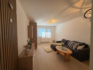 Na prenájom 1-izbový byt, 38 m², Trenčín