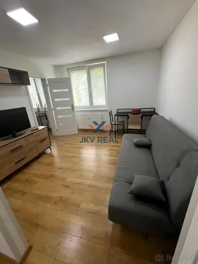 Na prenájom 2-izbový byt, 48 m², Humenné, Laborecká