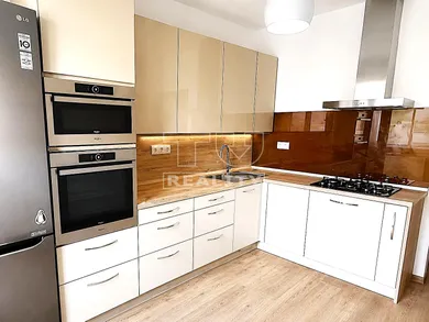 Na predaj 2-izbový byt, 55 m², Bratislava-Dúbravka