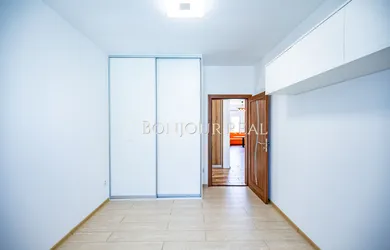 Na predaj dom, Biely Kostol, Atletická