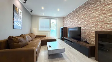 Na predaj 3-izbový byt, 74 m², Hontianska Vrbica