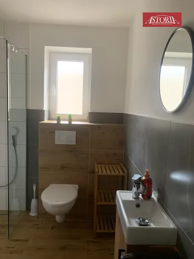 Na predaj 5-izbový rekreačný dom, 176 m², Valča
