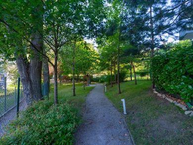 Na prenájom 4-izbový byt, 111 m², Bratislava-Karlova Ves