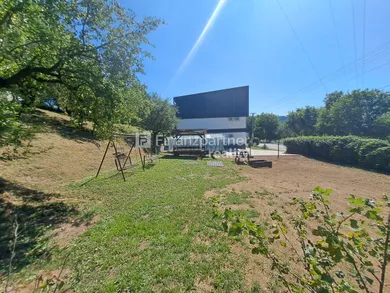 Na predaj 4-izbový byt, 100 m², Jasenov