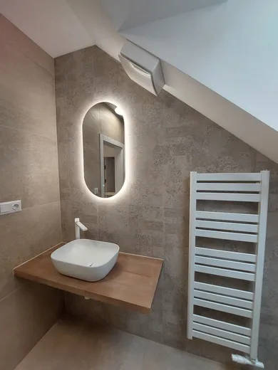 Na prenájom komerčné, 28 m², Trenčín