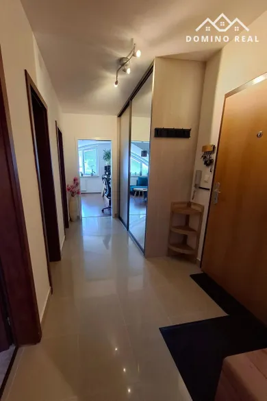 Na prenájom 3-izbový byt, 75 m², Bratislava-Ružinov, -