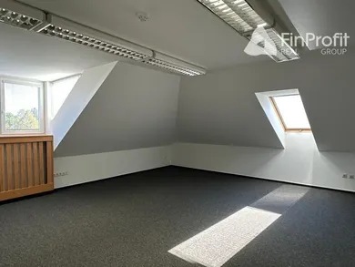 Na prenájom komerčné, 187 m², Bratislava-Ružinov, Miletičova