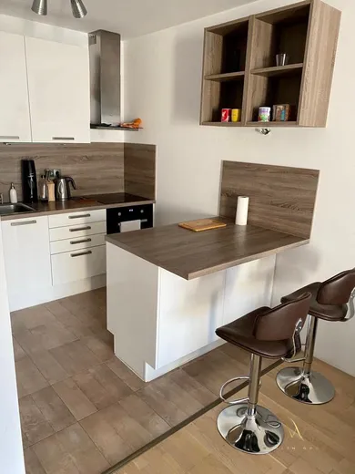 Na prenájom 1-izbový byt, 40 m², Bratislava-Ružinov, Križovatkách