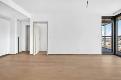Na prenájom 2-izbový byt, 56 m², Bratislava-Staré Mesto, Pribinova