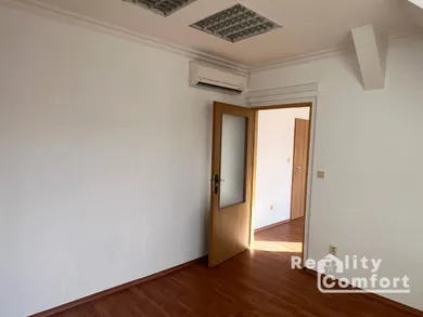 Na prenájom komerčné, 34 m², Prievidza