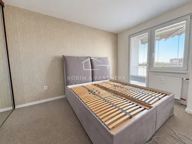 Na prenájom 3-izbový byt, 59 m², Komárno, Ul. biskupa Királya