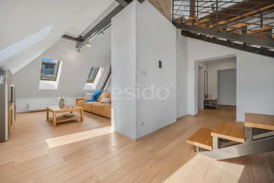 Na predaj 4-izbový byt, 117 m², Bratislava-Staré Mesto, Brnianska