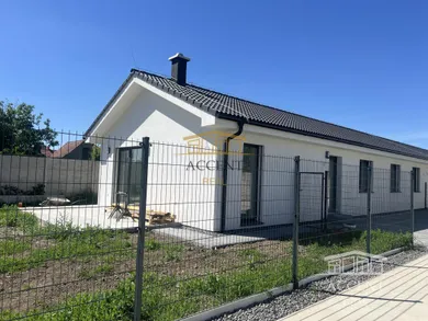 Na predaj 4-izbový dom, 128 m², Kráľová pri Senci, Hlavná