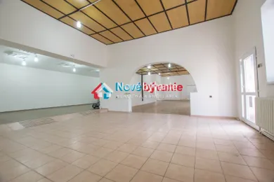 Na predaj komerčné, 220 m², Zeliezovce, Mierova