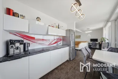 Na predaj 3-izbový byt, 77 m², Nitra, Rázusova