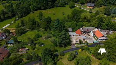 Domy na sprzedaż, 6-pokojowe, Nová Baňa · €139 900