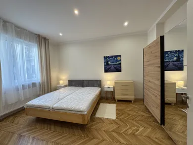 Na prenájom 2-izbový byt, 54 m², Košice-Staré Mesto, Baštová