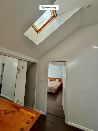 Na prenájom 4-izbový byt, 104 m², Bratislava-Ružinov