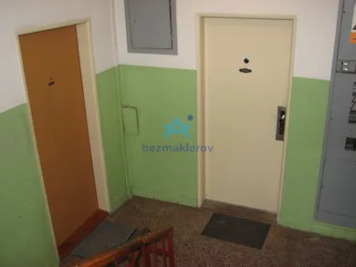 Na prenájom 2-izbový byt, 62 m², Bratislava-Rača, Karpatské námestie